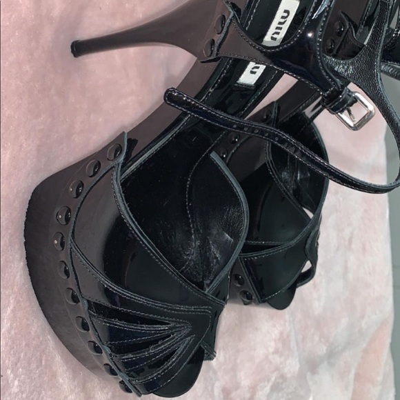 Shoes - Picture 2 of 3